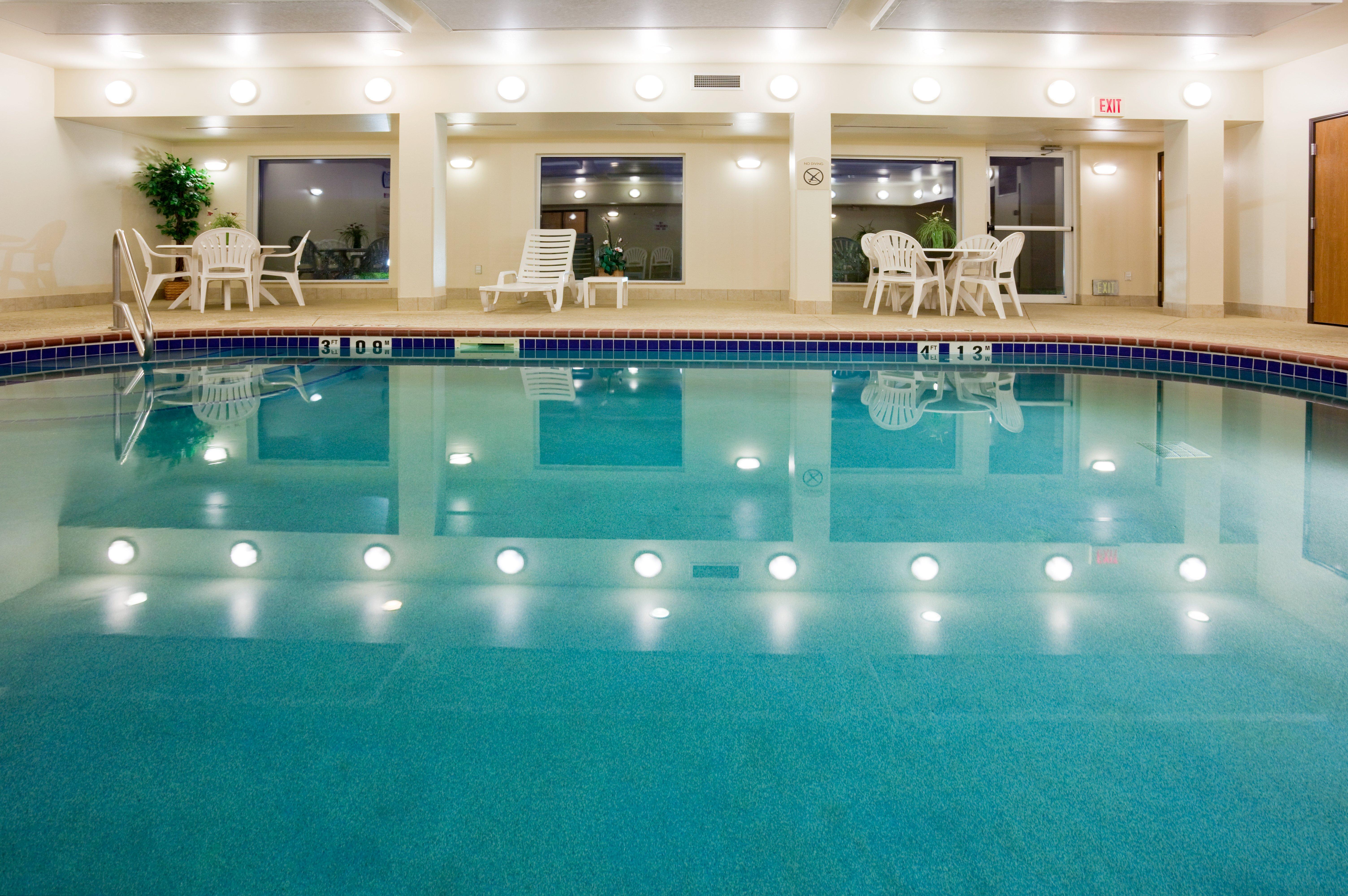 Holiday Inn Express & Suites Yankton By Ihg Exterior photo